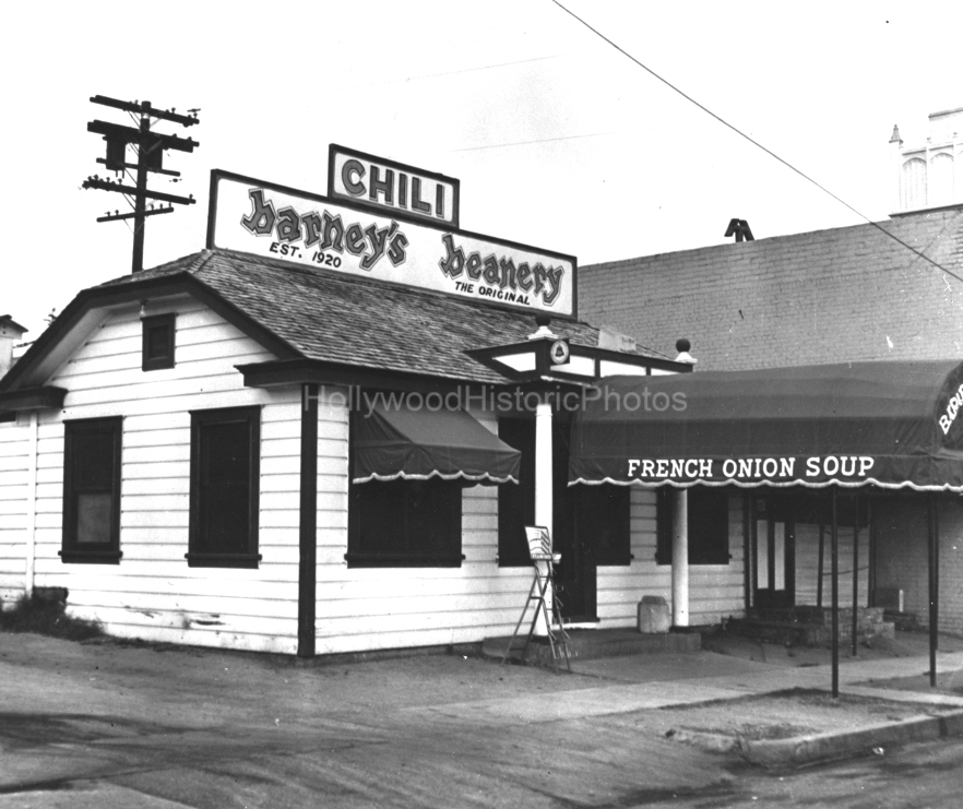 Barneys Beanery 1949 8447 Santa Monica.jpg